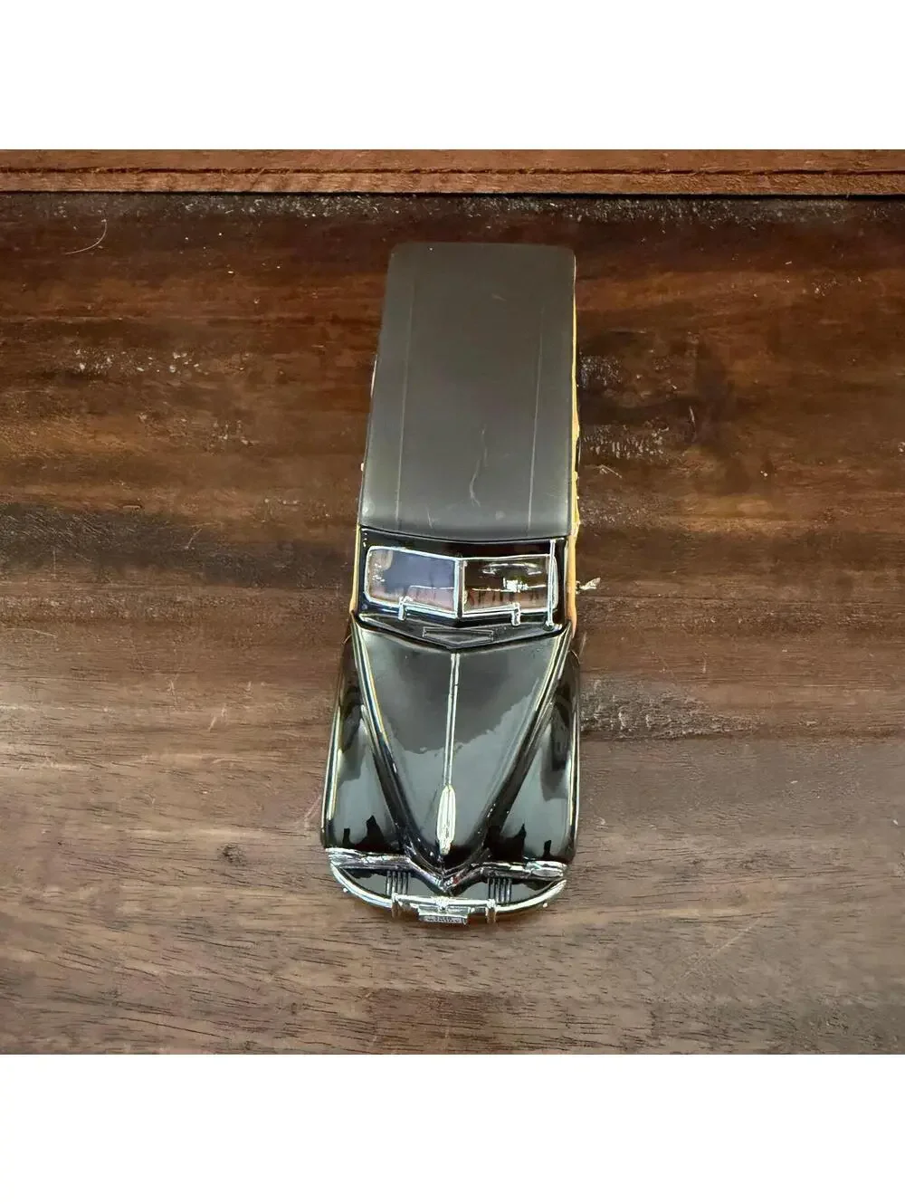 Welly 1948 Chevrolet Fleetmaster Woody Wagon Diecast 1:24 Black/Brown